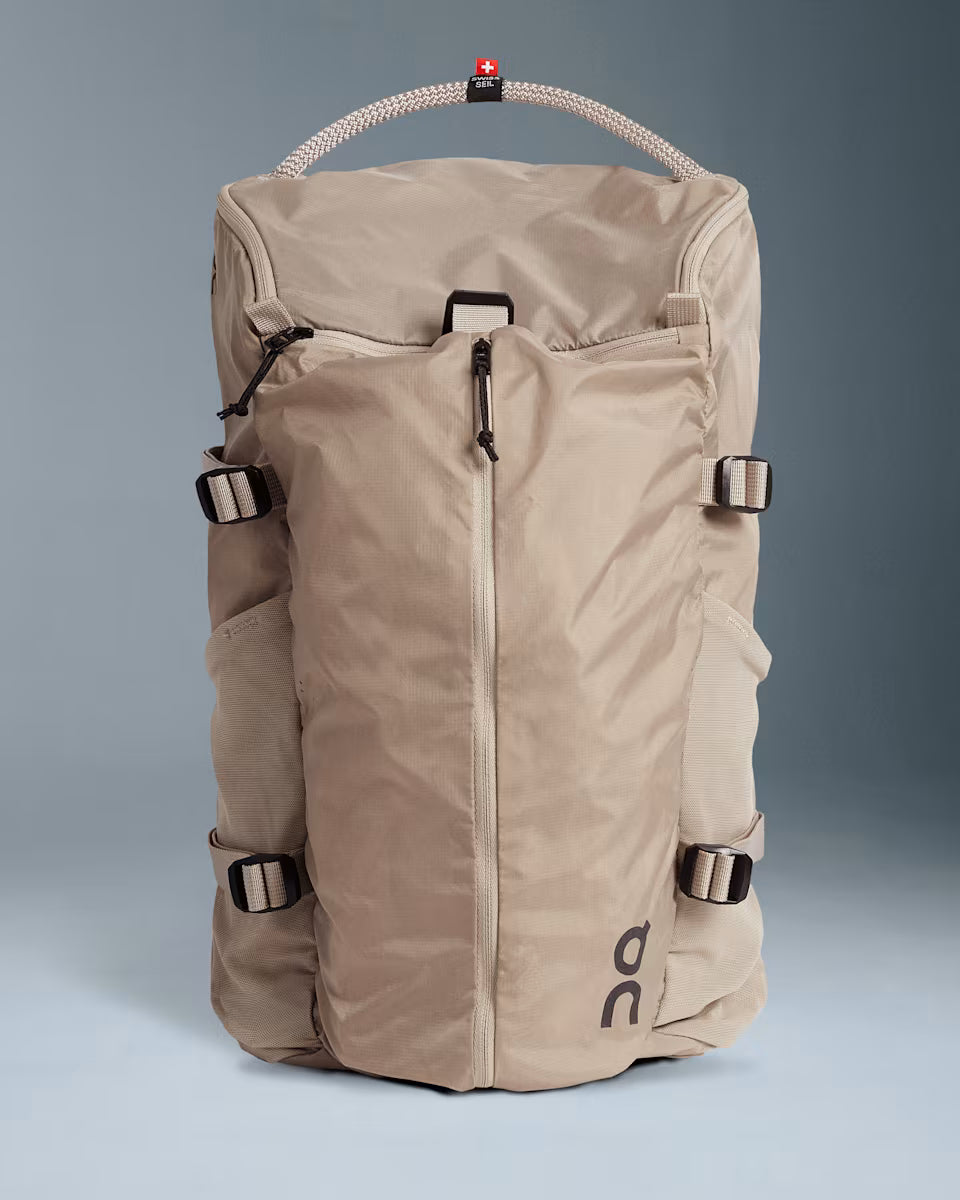 オン On Speed Pack 18L Lite Sand スピードパック On Speed Pack 18L Lite - Sand – Kanadadan Kapına