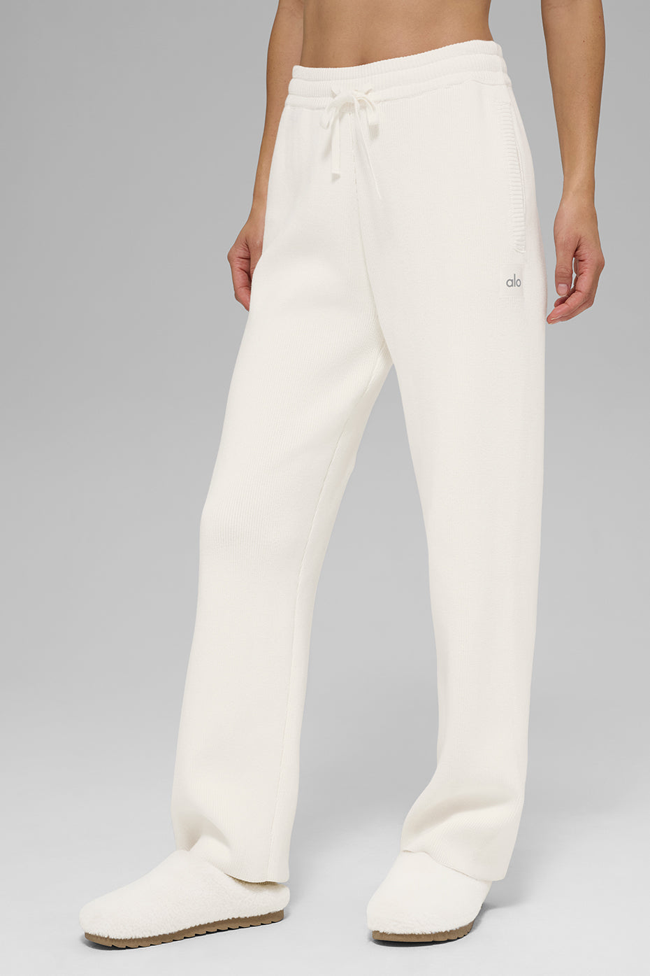 Alo Yoga Scholar Straight Leg Sweatpant - Ivory – Kanadadan Kapına