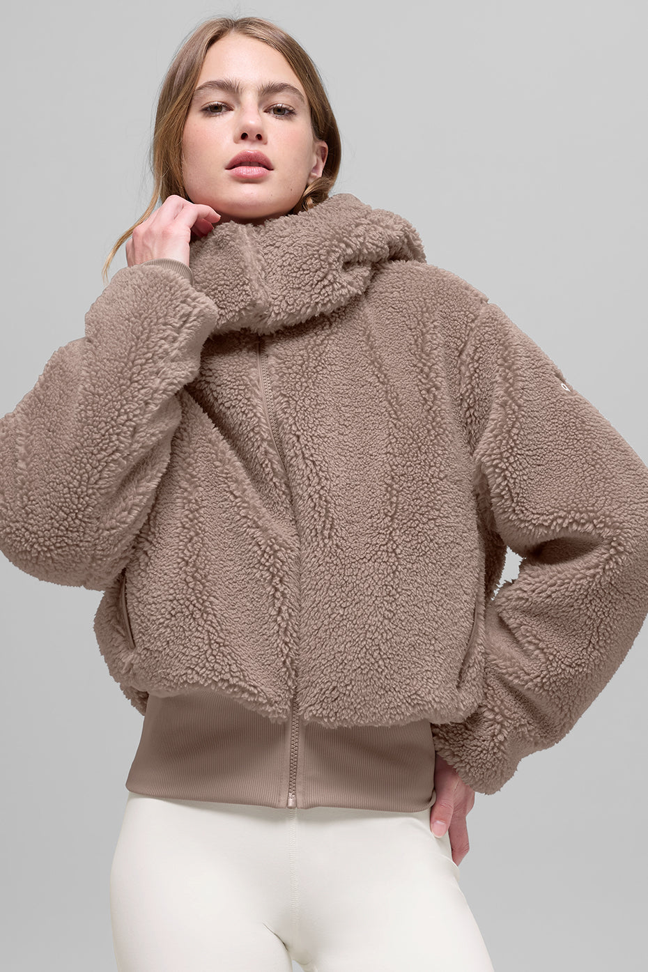 Alo Yoga Foxy Sherpa Jacket - Chai Latte – Kanadadan Kapına Alo Yoga Foxy Sherpa Jacket - Chai Latte – Kanadadan Kapına