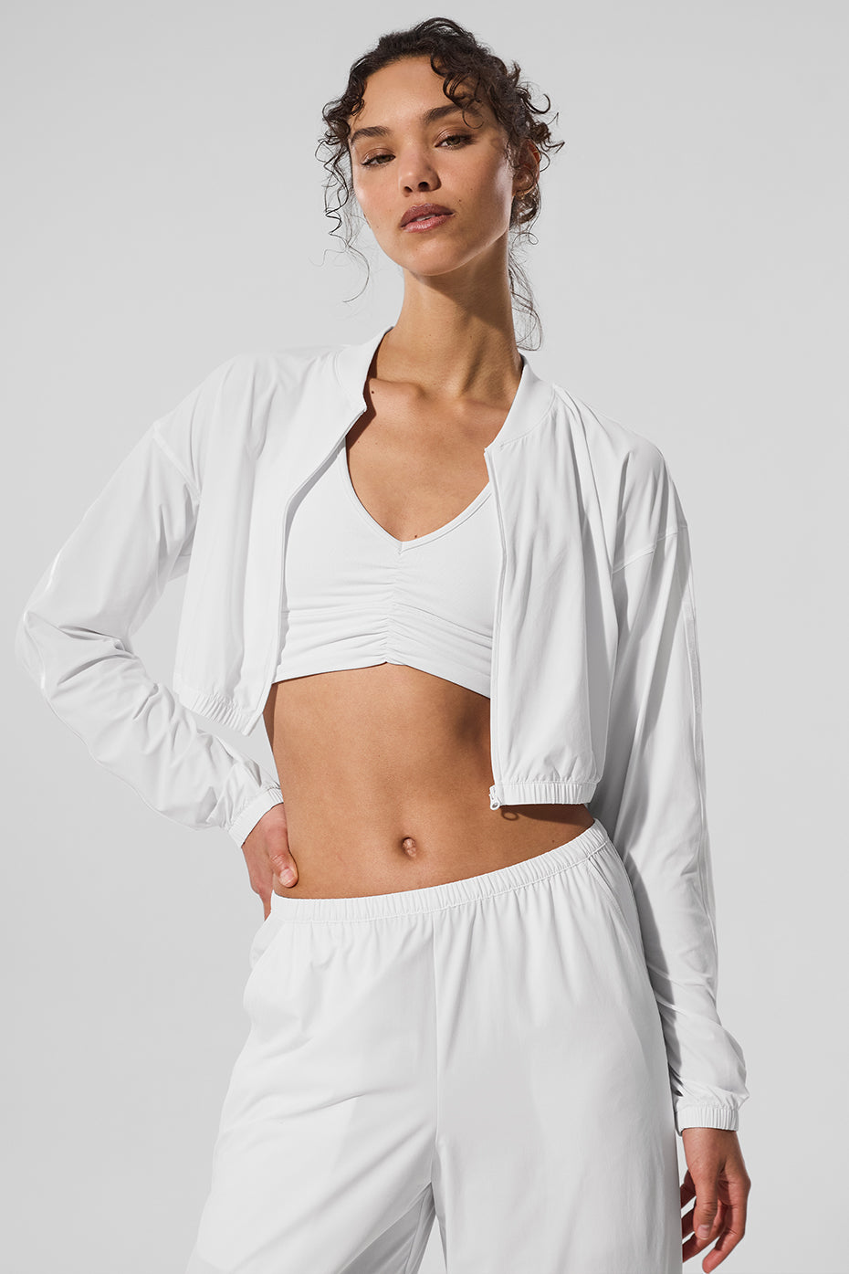 alo yoga ハーフジップ ショート丈ナイロン ジャケット ホワイト M Alo Yoga Cropped Breezy Full-Zip Cover Up - White – Kanadadan Kapına