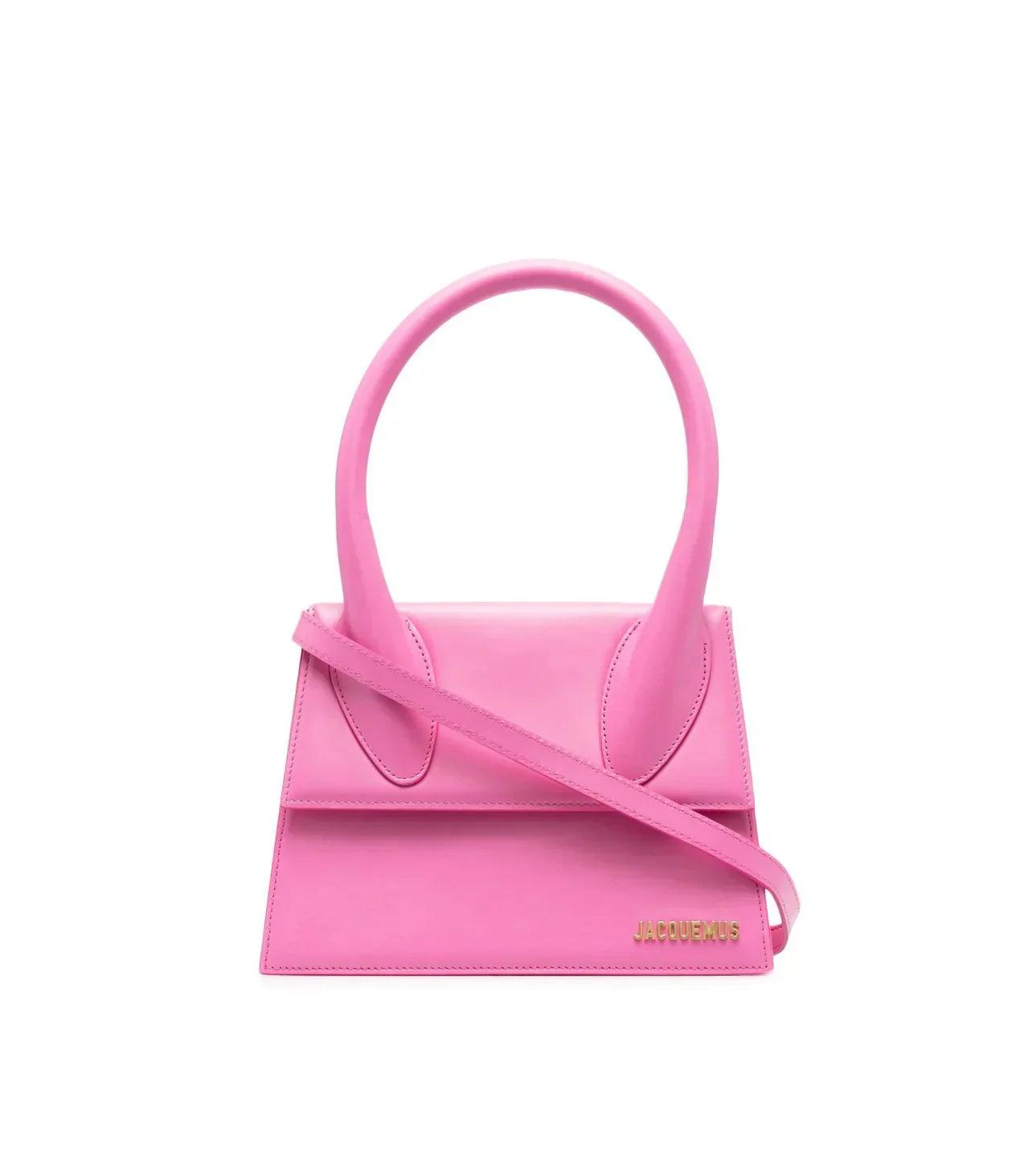 Jacquemus’un Le Grand Chiquito Çantası Artık Türkiye’de! Tarzına Şıklık Kat