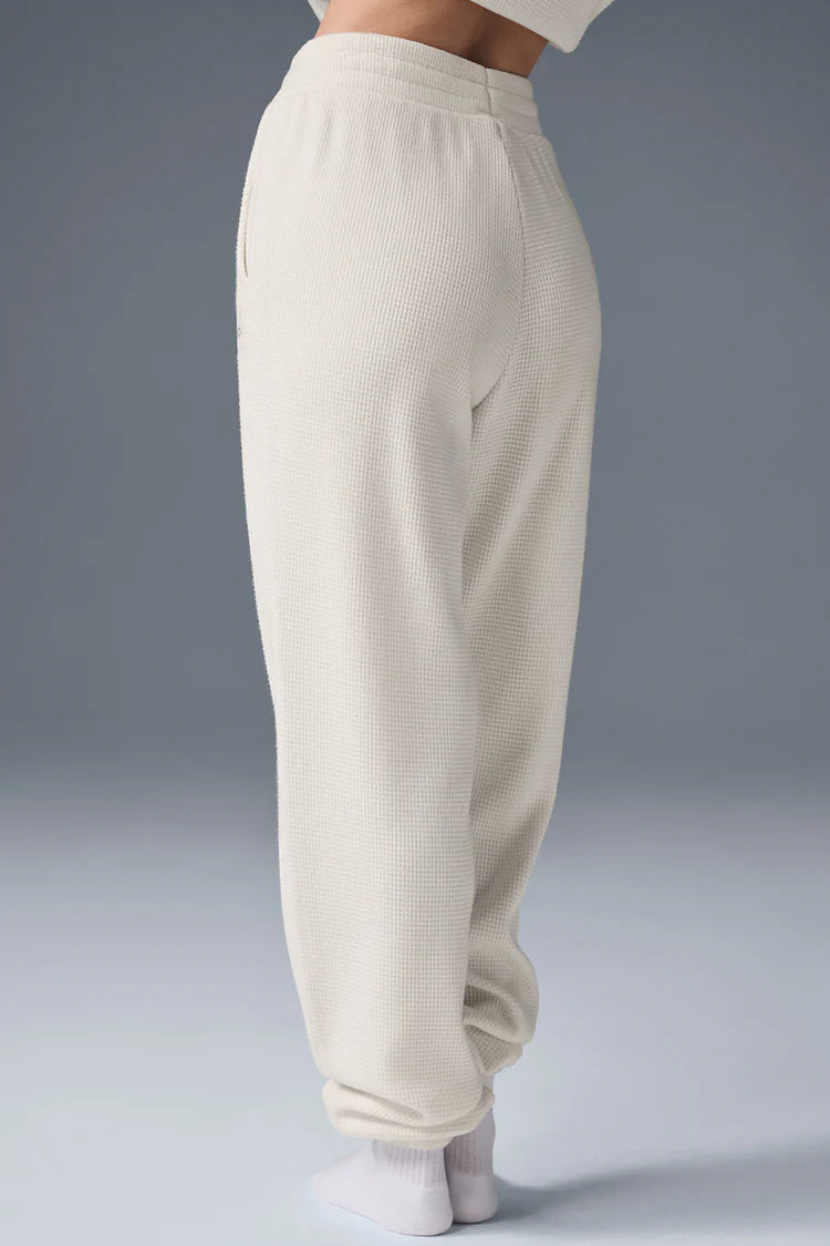 Alo Yoga Waffle Weekend Escape Jogger  -  Ivory