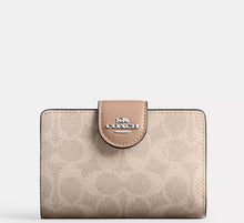 Coach Medium Corner Zip Wallet In Signature - Silver/Sand/Taupe
