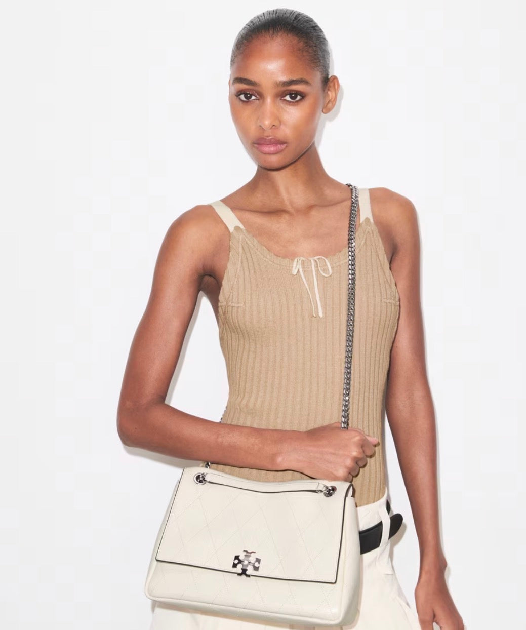 TORY BURCH CHARLIE QUILTED SHOULDER BAG - light cream