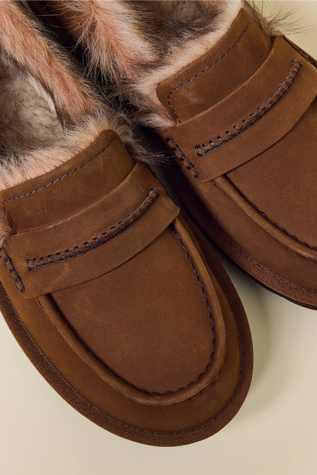 Ugg Women's Ellis Nubuck Loafer- Dark chestnut