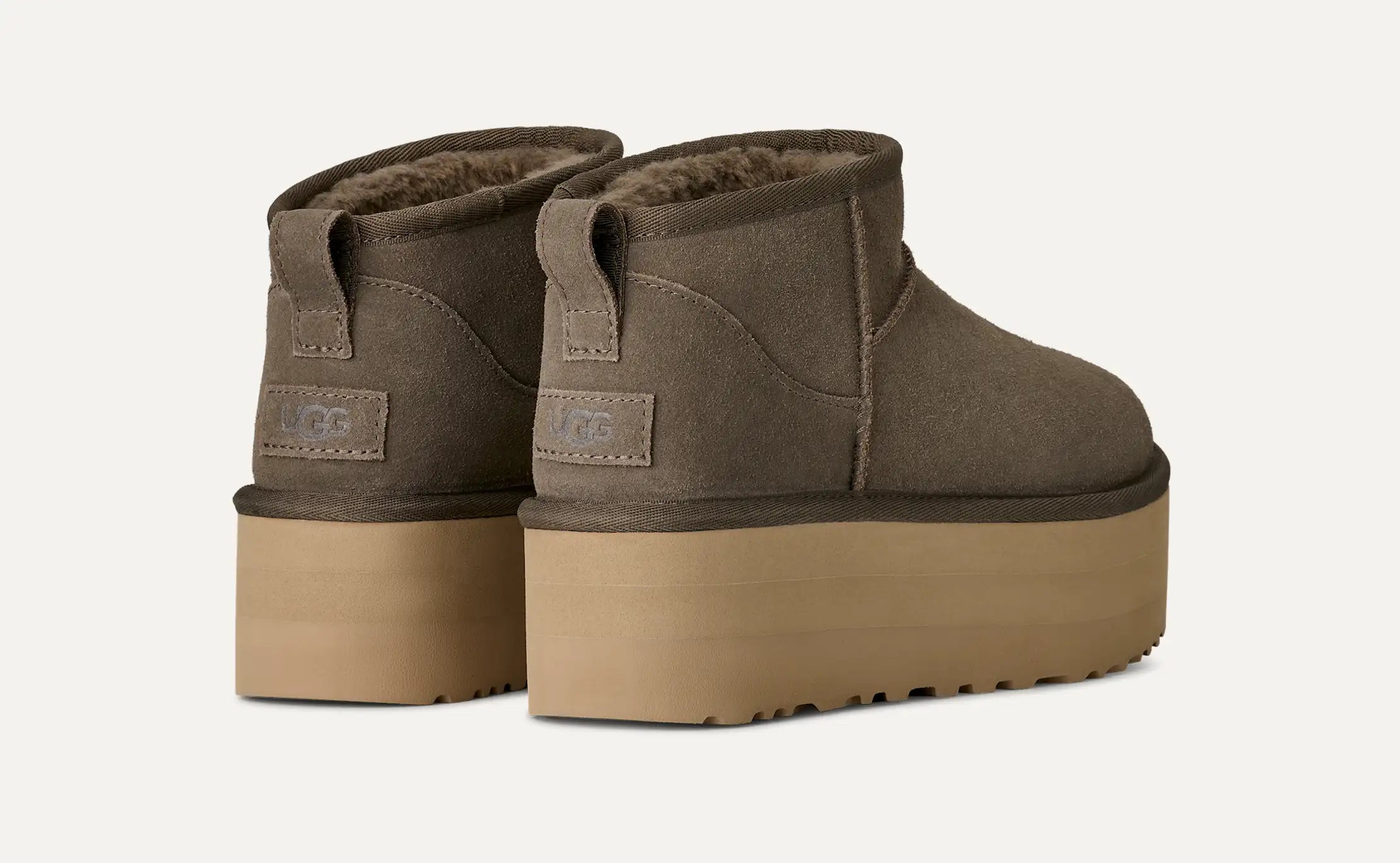 ☆新品未使用　UGG Classic Ultra Mini Platform UGG CLASSIC ULTRA MINI PLATFORM☆ウルトラ ミニ 厚底/送料込 (UGG