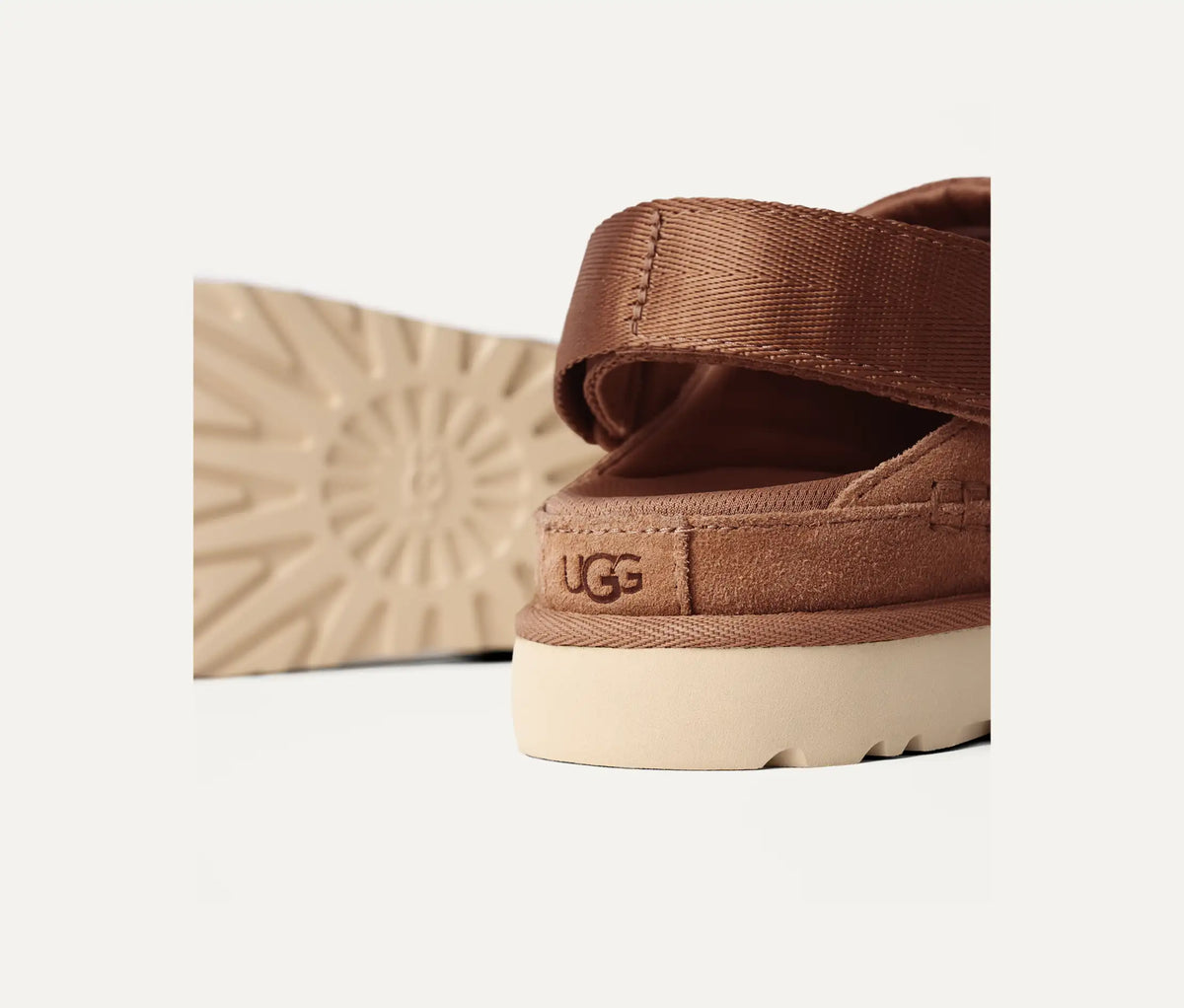 Ugg Women's Goldenstar Clog Color: Chestnut