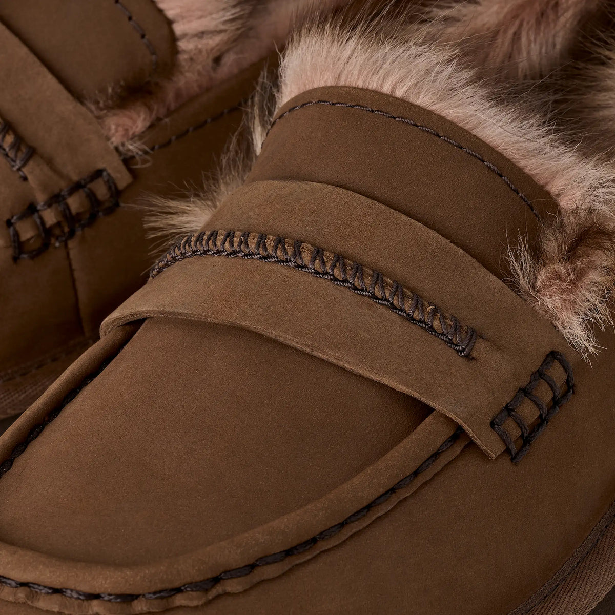 Ugg Women's Ellis Nubuck Loafer- Dark chestnut