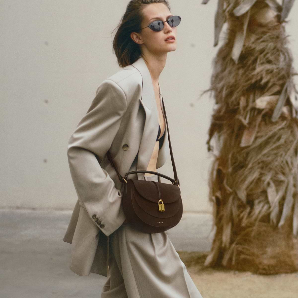 DeMellier The Siena Saddle Mocha Suede & Mocha Small Grain