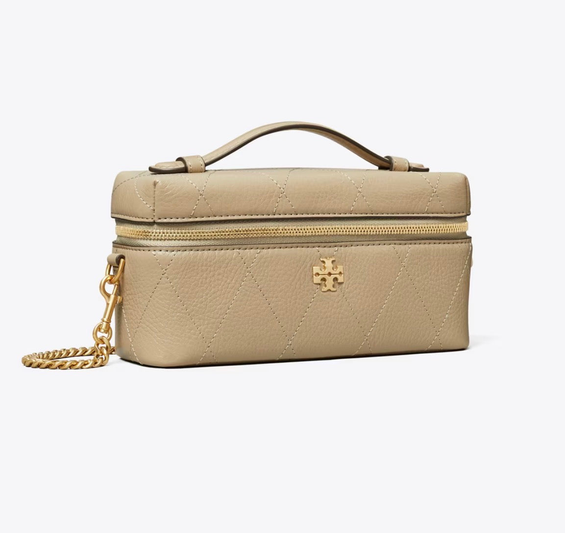 TORY BURCH CHARLIE QUILTED EAST-WEST VANITY CASE - Soft Cement