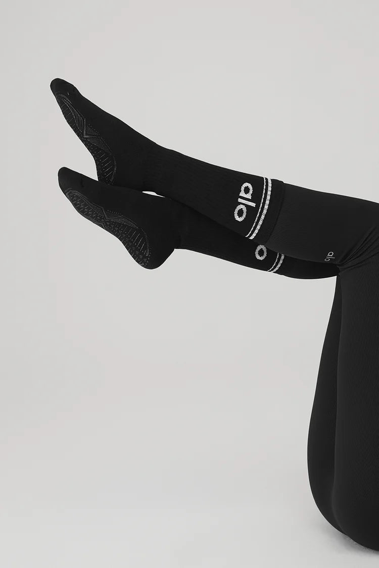 Alo Yoga Women's Throwback Barre Sock - Black/White