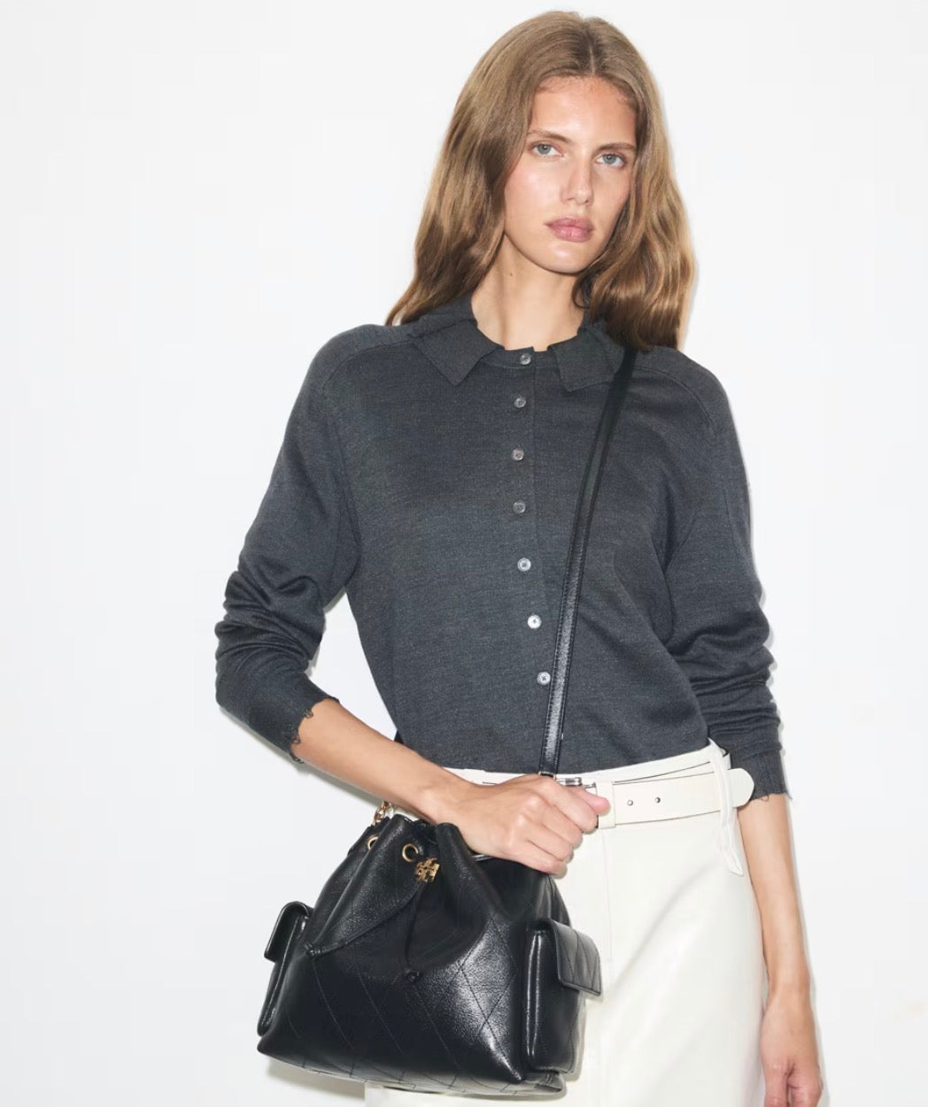 TORY BURCH CHARLIE QUILTED DRAWSTRING SHOULDER BAG - black