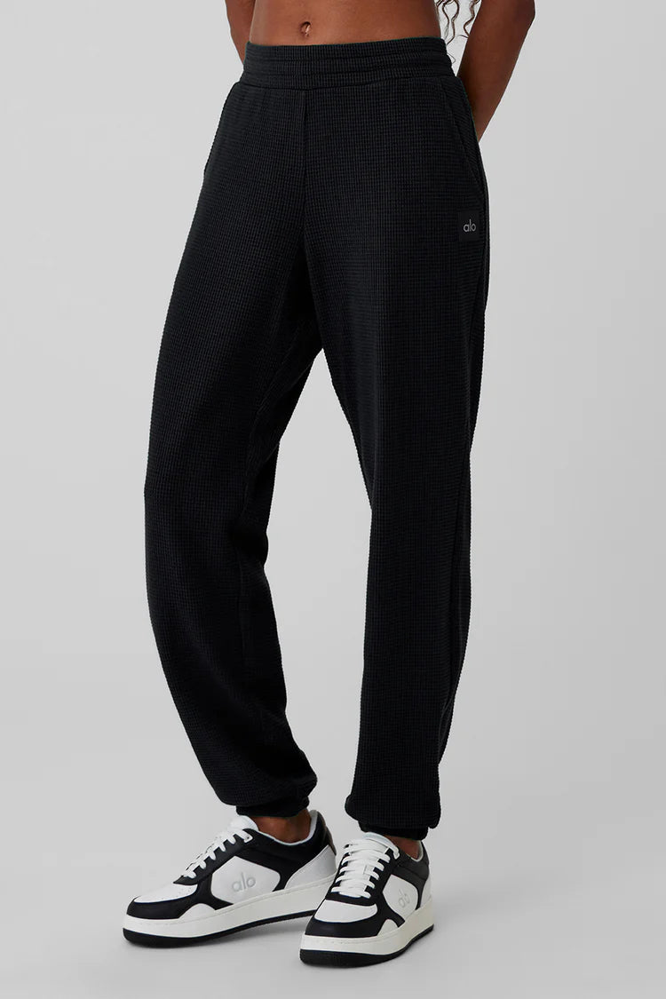 Alo Yoga Waffle Weekend Escape Jogger  -  Black