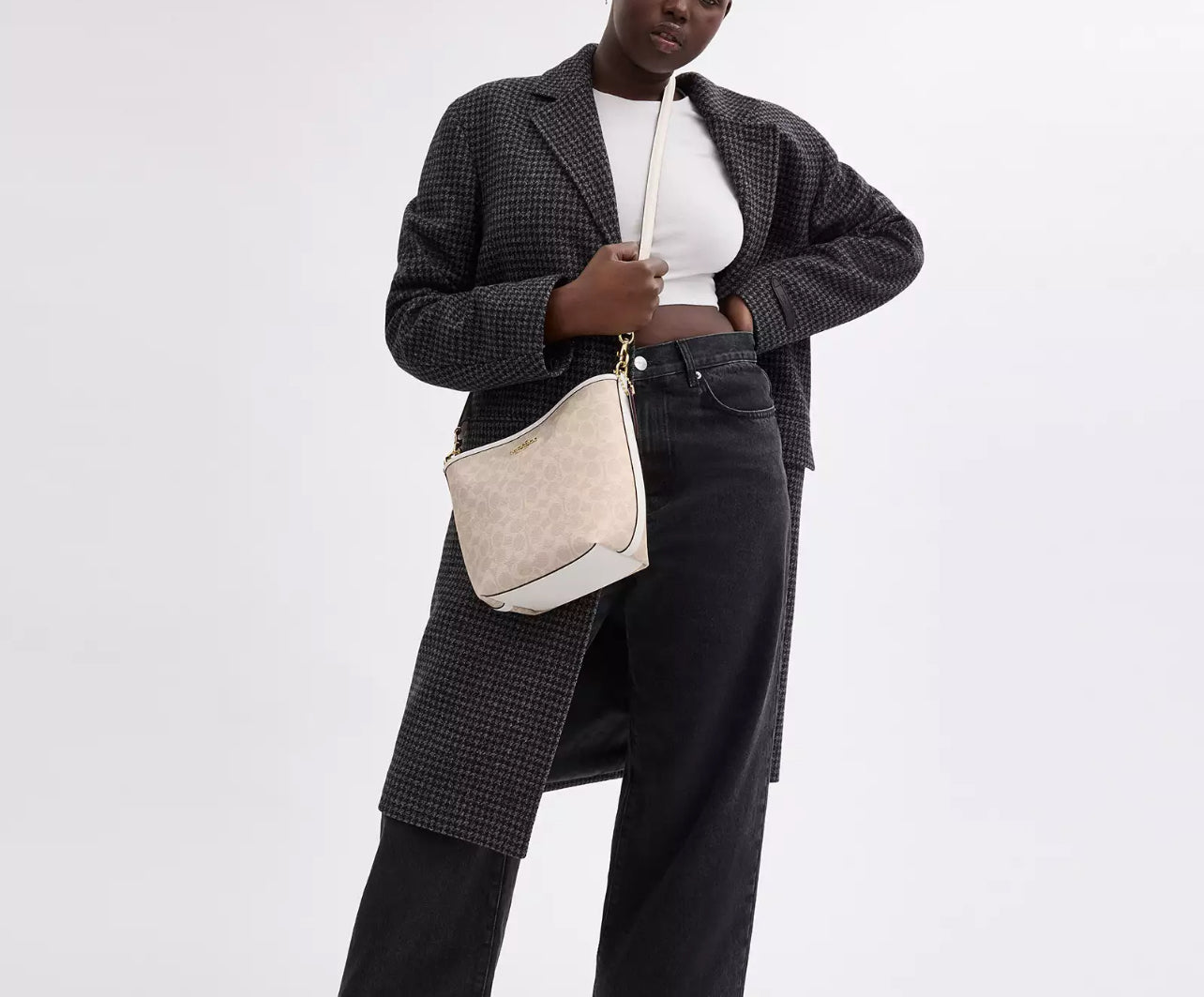 Coach City Bucket Bag In Signature - Gold/Sand/Chalk Hemen Teslimde