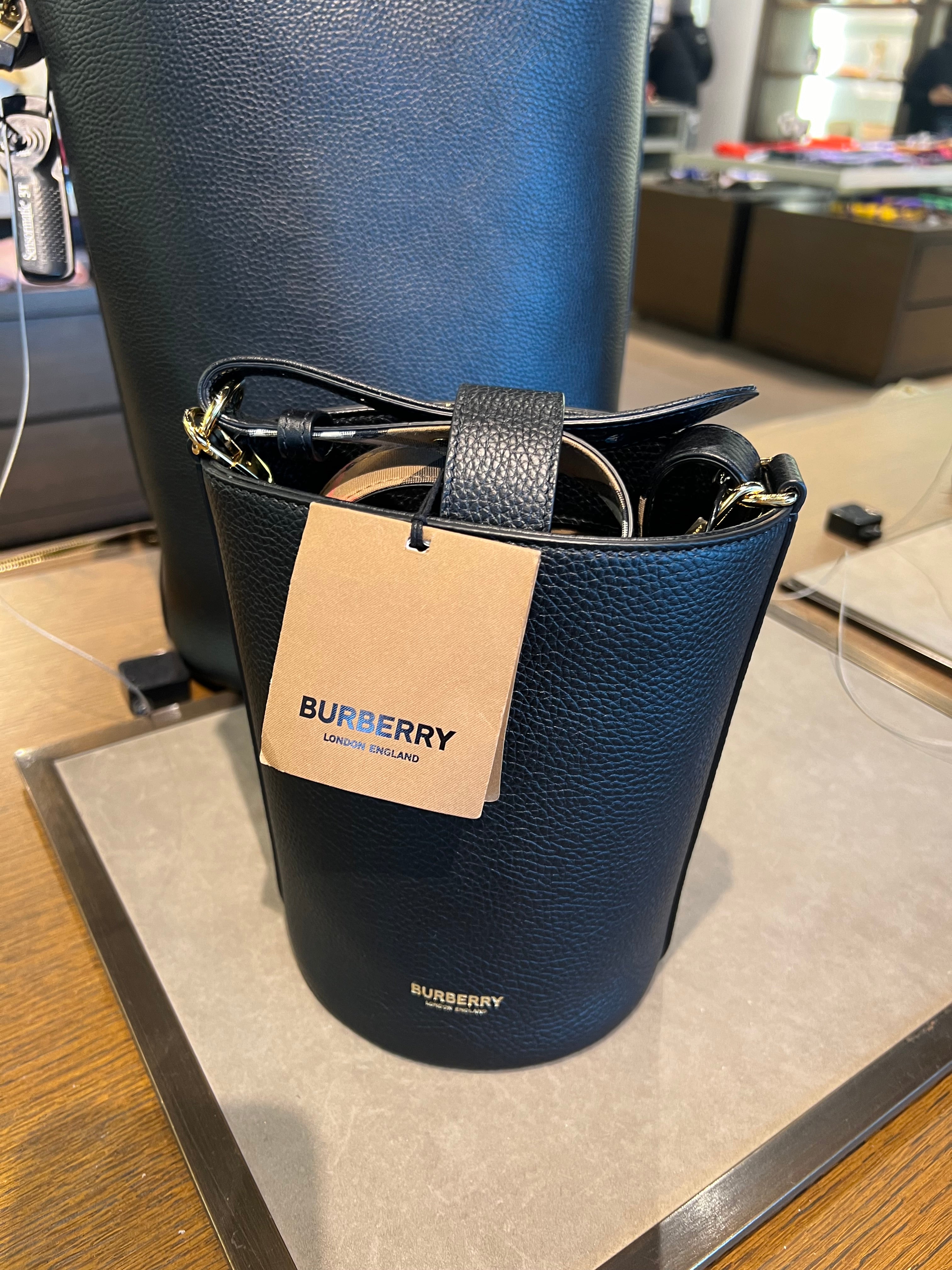 Burberry Bucket Black Bag – Kanadadan Kapına