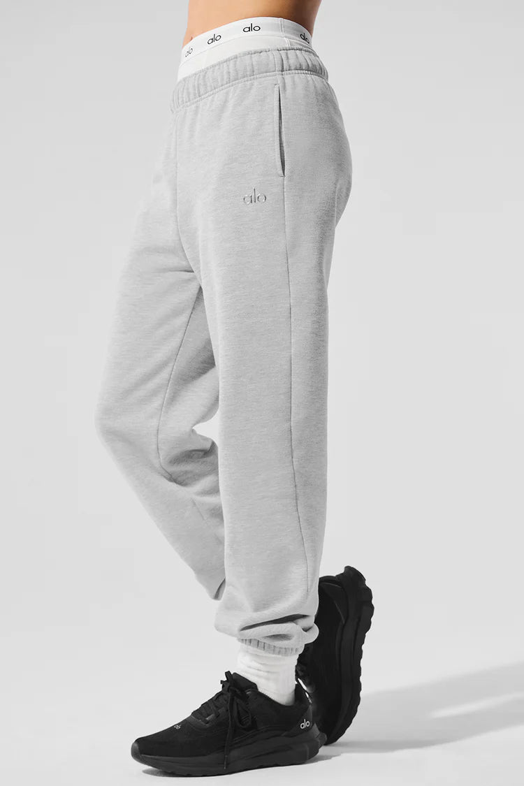 Alo Yoga Accolade Sweatpant  -  Athletic Heather Grey