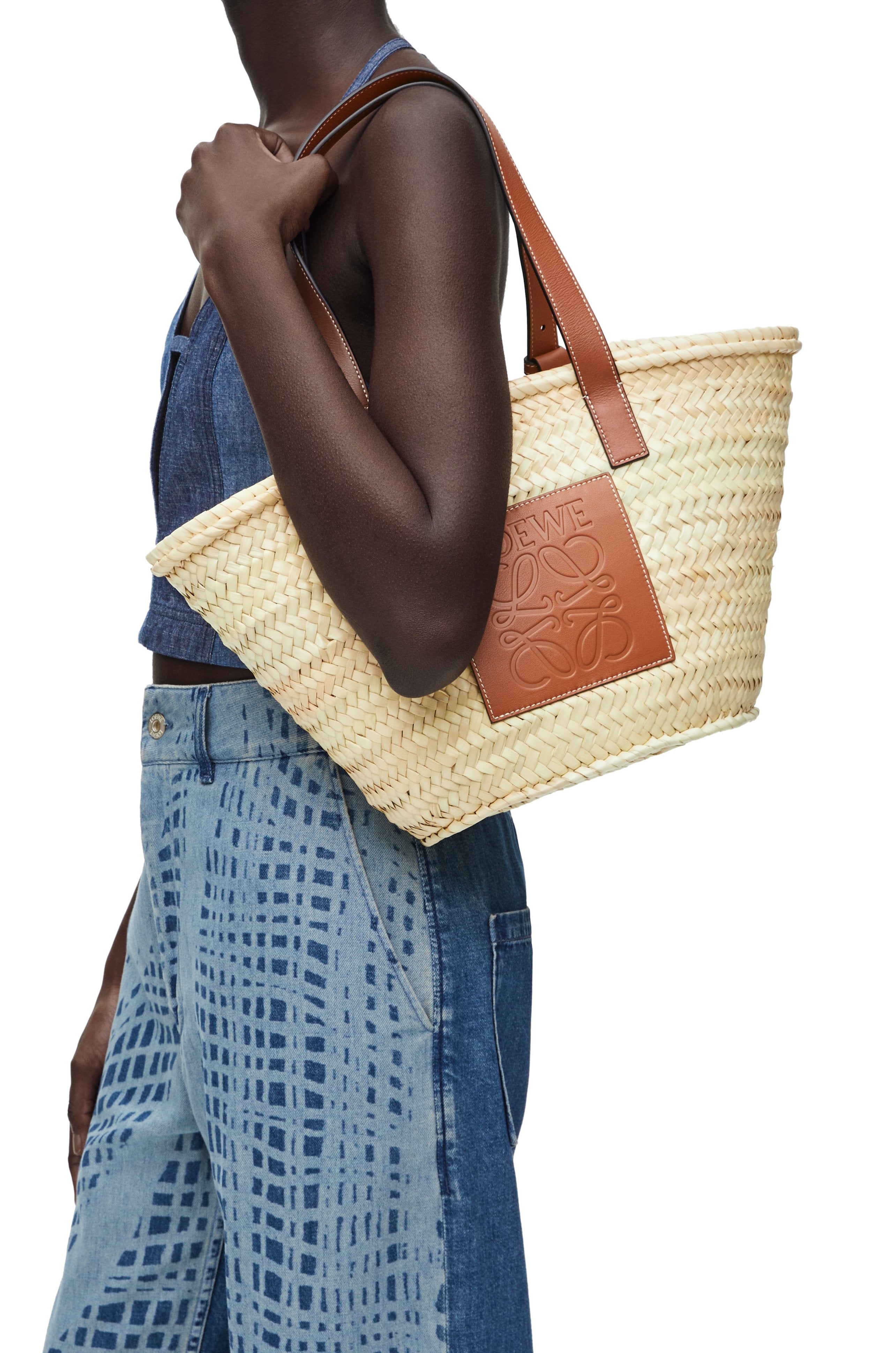 Loewe Medium Basket in palm leaf and calfskin – Kanadadan Kapına