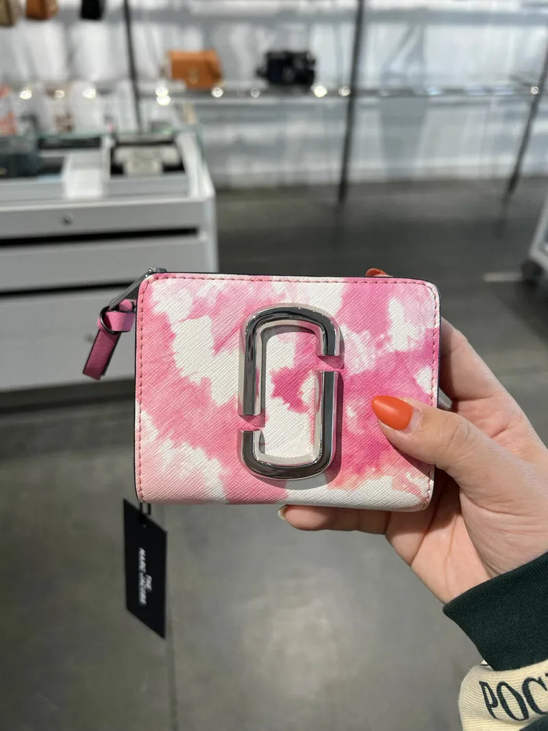Marc Jacobs The Snapshot Pink Tie Dye Mini Compact  Deri Cüzdan - HEMEN TESLİMDE