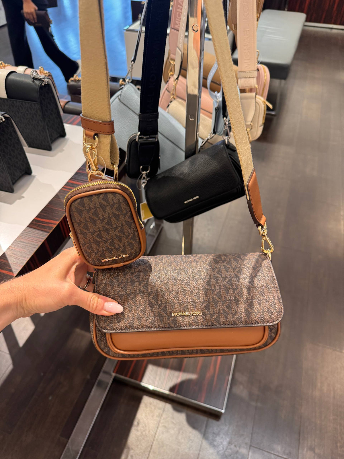 Michael Kors Jet Set Travel Small Signature Logo Crossbody Bag With Pouch-BROWN - Hemen Teslimde