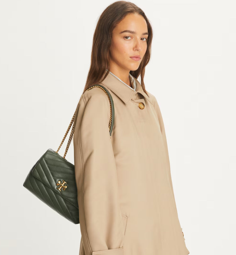 TORY BURCH SMALL KIRA CHEVRON CONVERTIBLE SHOULDER BAG  -  SYCAMORE Hemen Teslim
