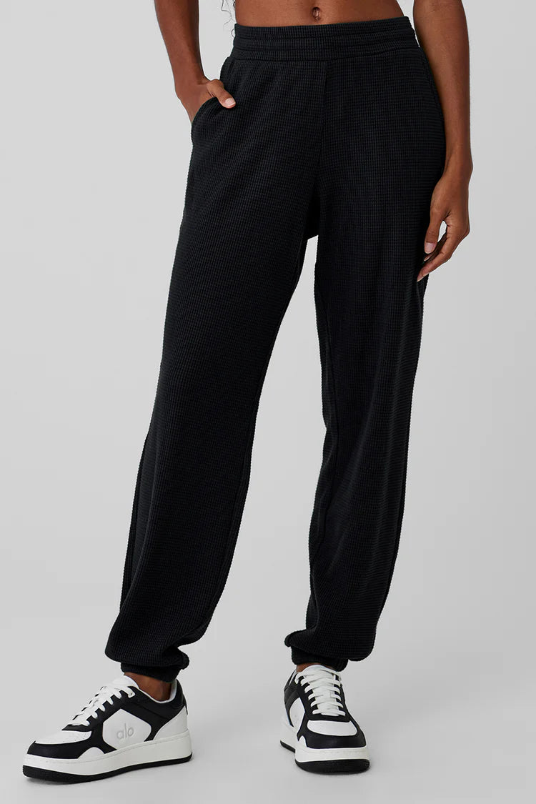 Alo Yoga Waffle Weekend Escape Jogger  -  Black