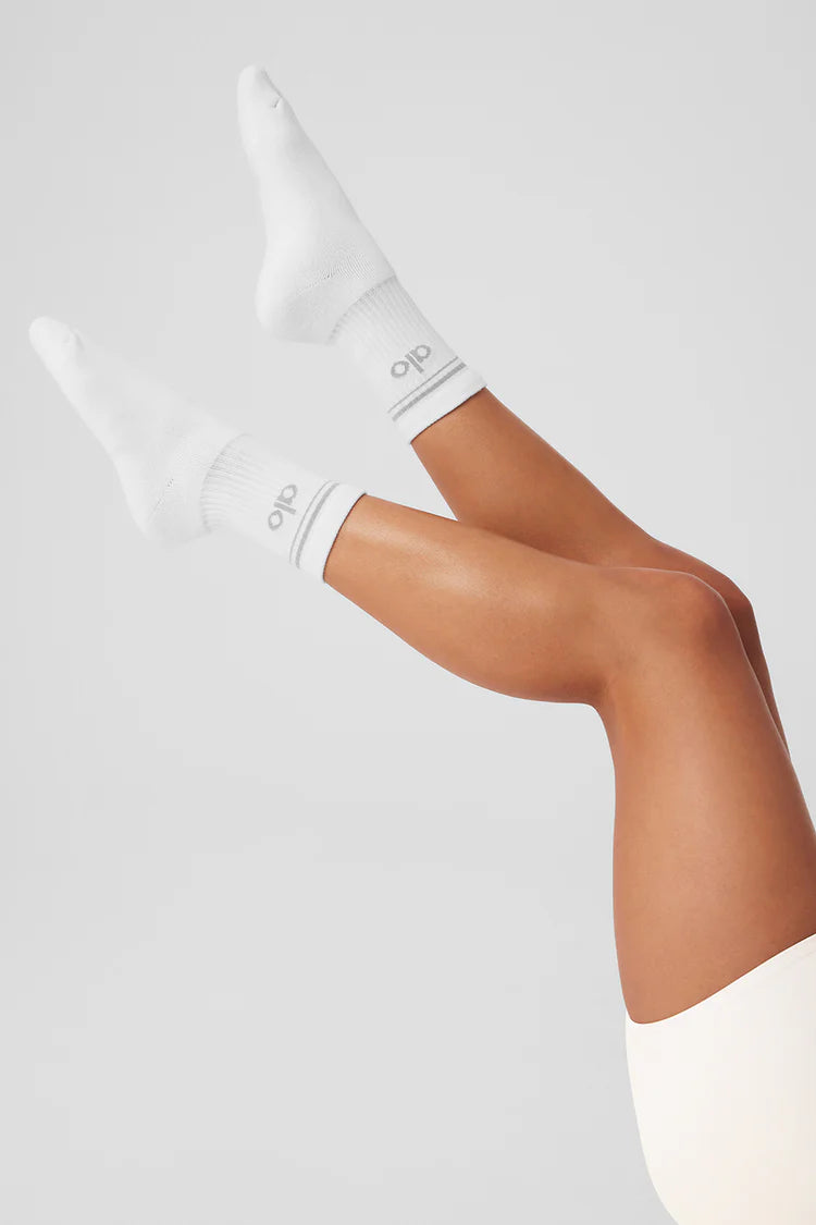 Alo Yoga Unisex Half-Crew Throwback Sock  -  White/Titanium