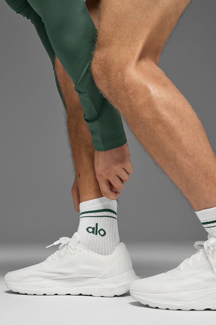 Alo Yoga Unisex Half-Crew Throwback Sock  -   White/Clover Green