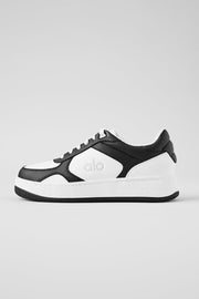 Alo Yoga Alo Recovery Mode Sneaker  -  Black/ White