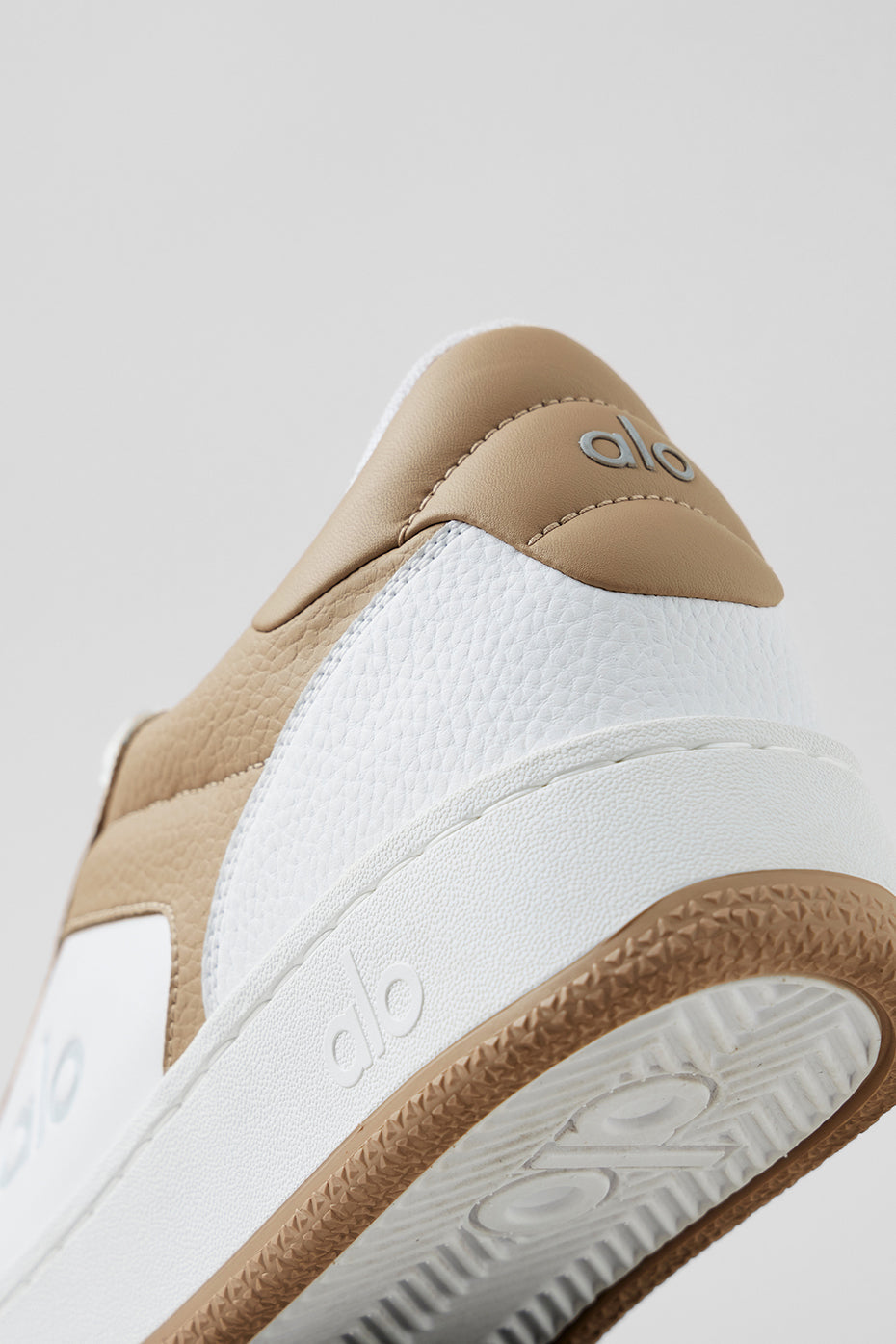 Alo Yoga Alo Recovery Mode Sneaker - Gravel/ White – Kanadadan Kapına