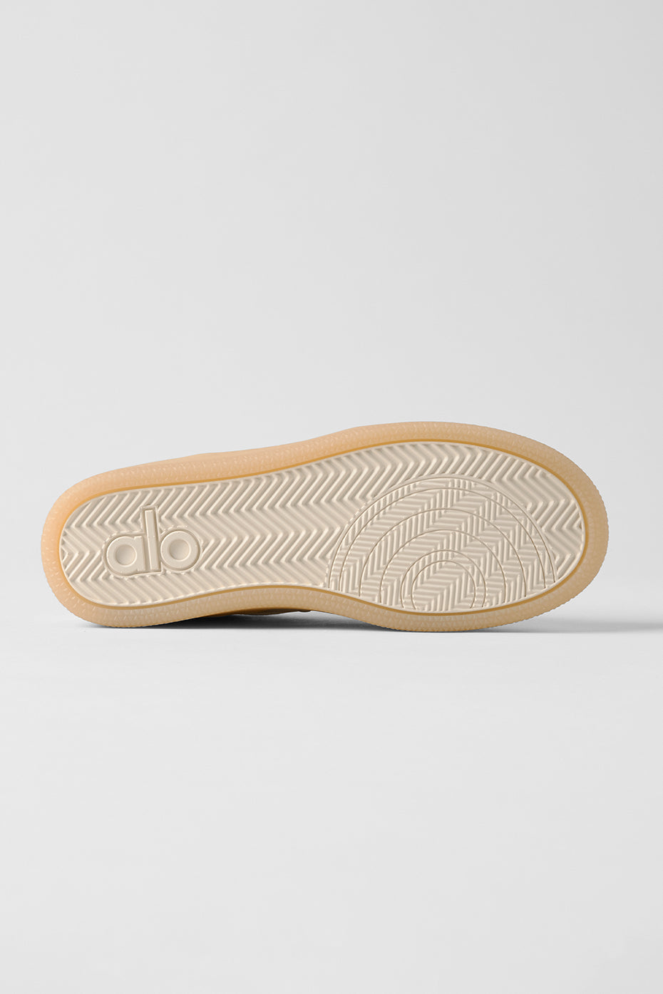 Alo Yoga Alo Recovery Mode Sneaker  -  Clay