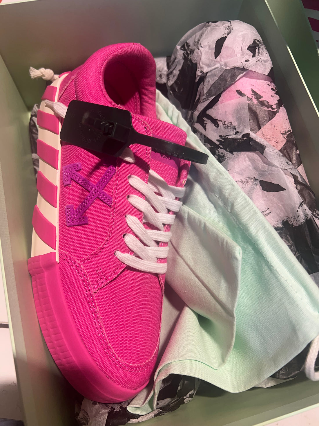 Off White Low Top Pink Canvas Sneaker