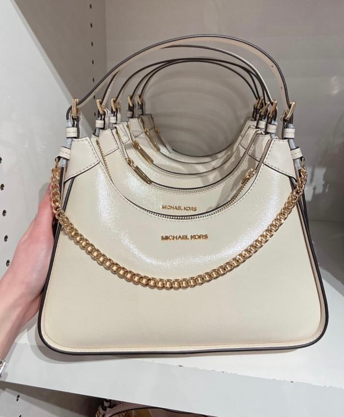 Michael Kors Wilma Medium Leather Shoulder Bag - Hemen Teslimde