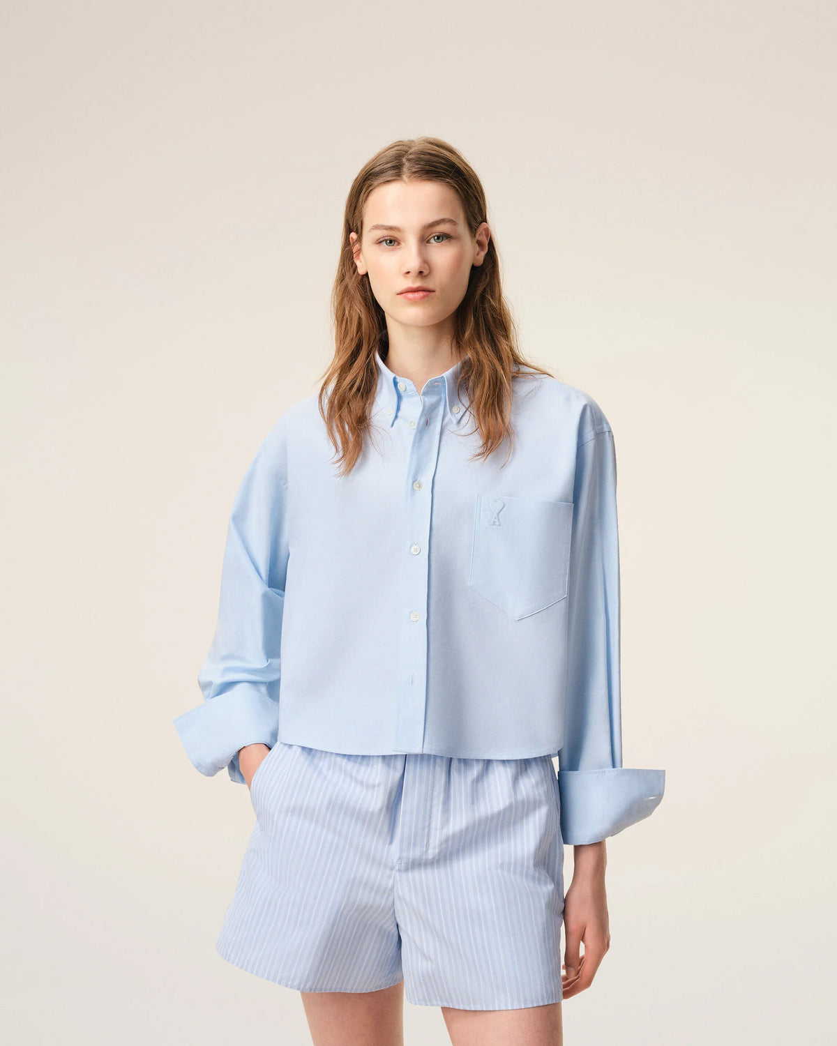Ami Paris Blue cropped cotton shirt with embossed Ami de Coeur   -  SKY BLUE