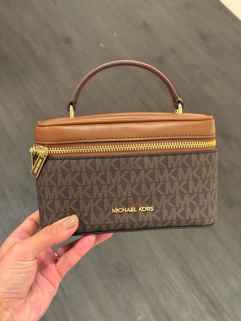 Michael Kors Vivi Small Signature Logo Vanity Crossbody Bag-BROWN