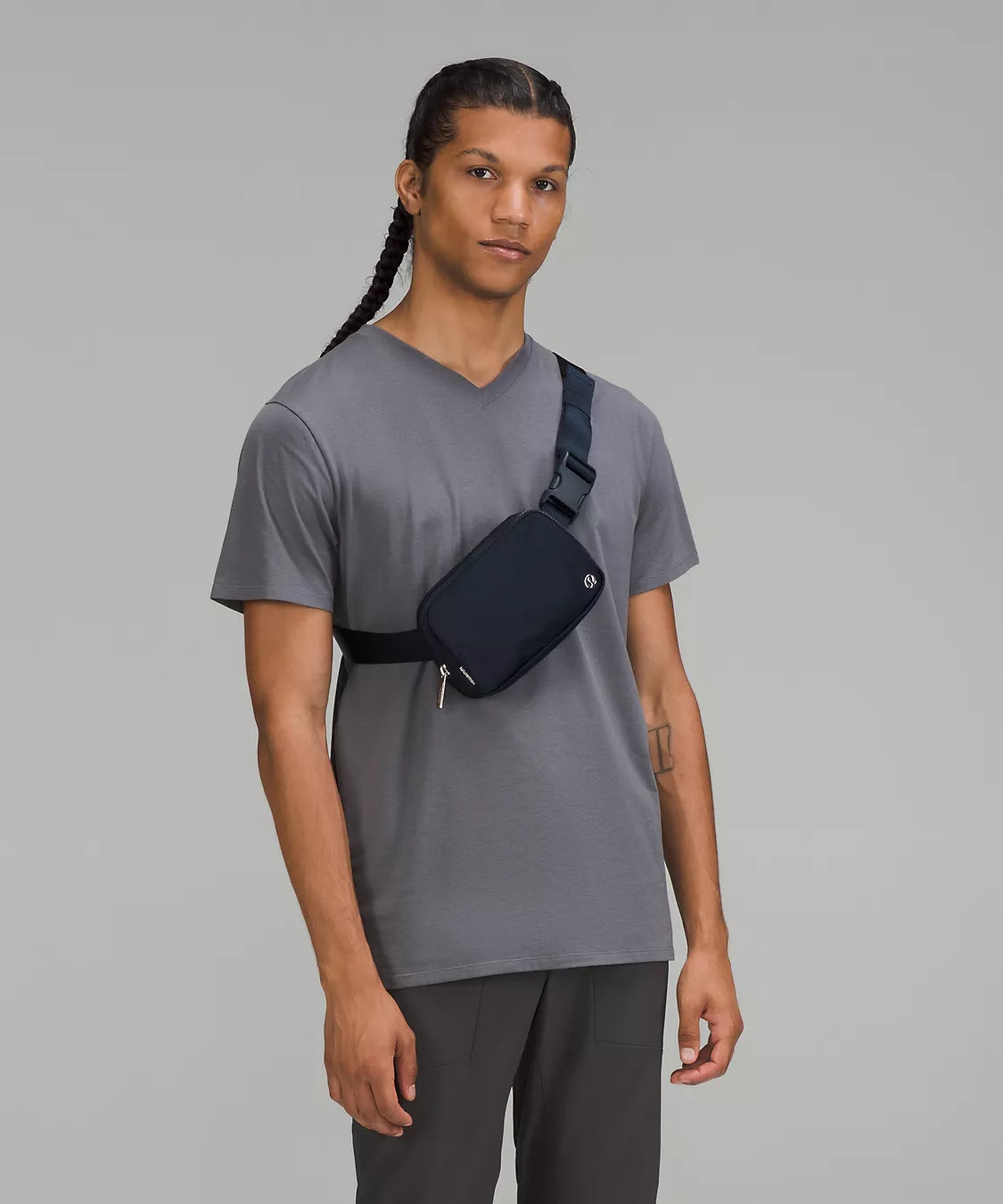 Lululemon Everywhere Belt Bag 1L   -  True Navy