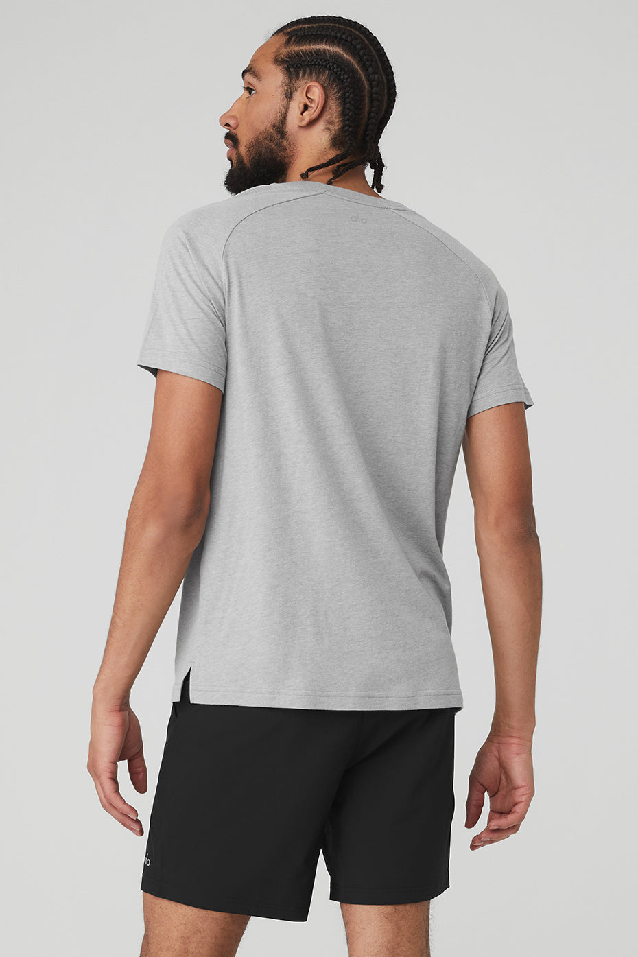 Alo Yoga Men's Triumph Raglan Tee - Athletic Heather Grey