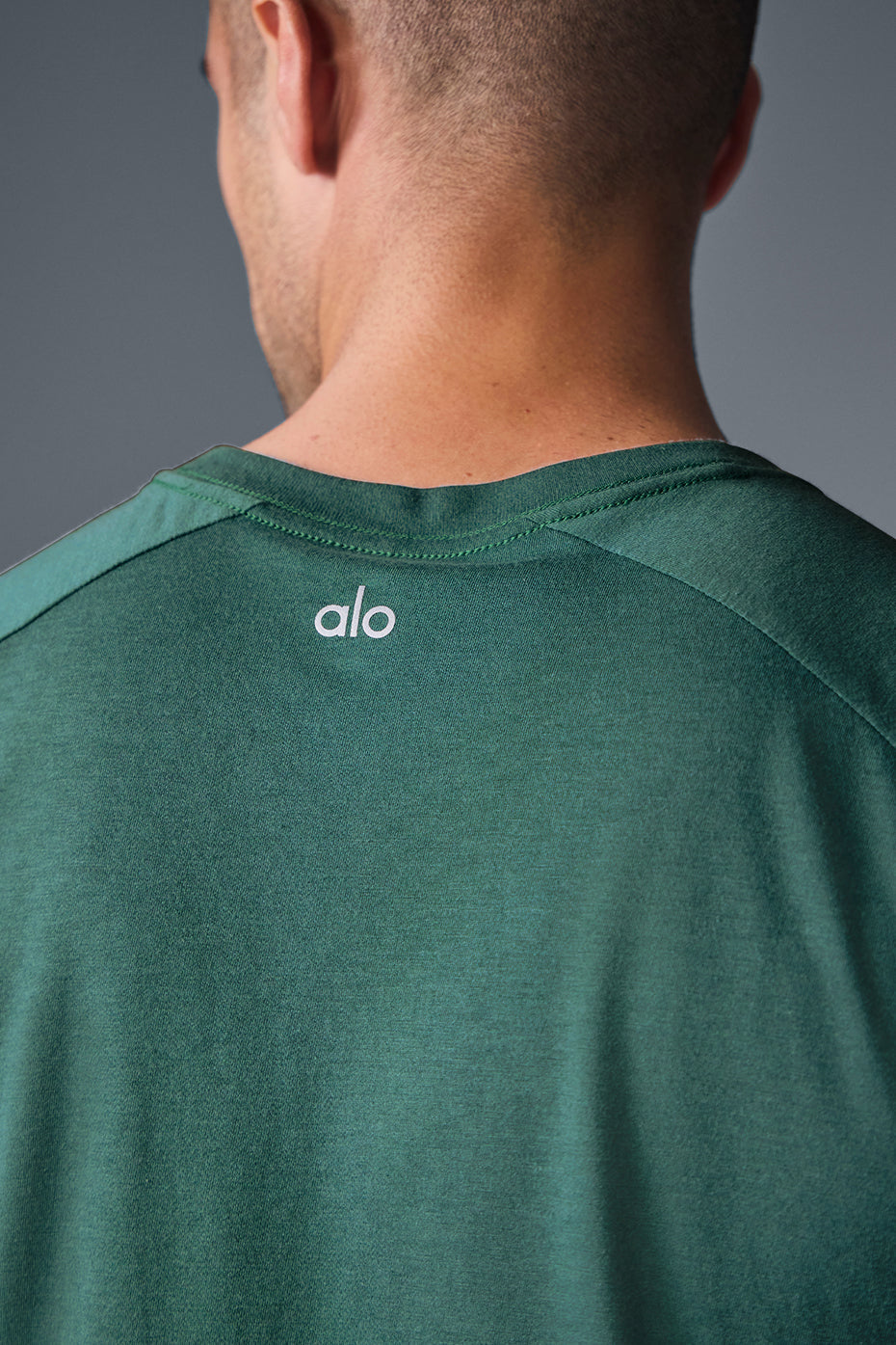 Alo Yoga Men's Triumph Raglan Tee - Winter Ivy