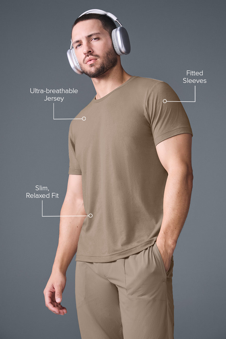 Alo Yoga Men's Triumph Tee - Gravel