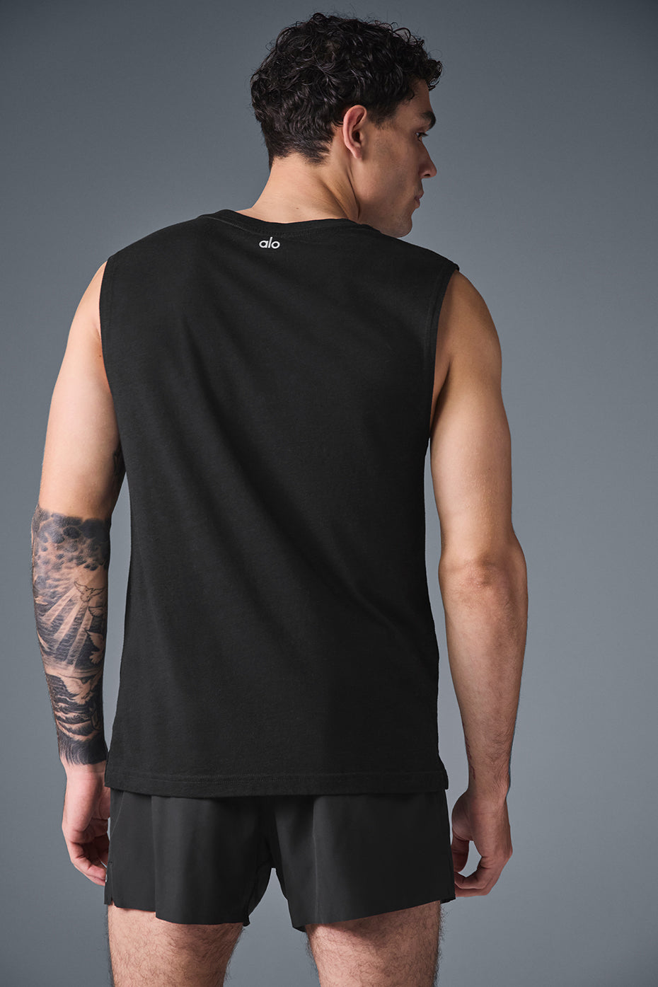 Alo Yoga Men's The Triumph Muscle Tank - Black