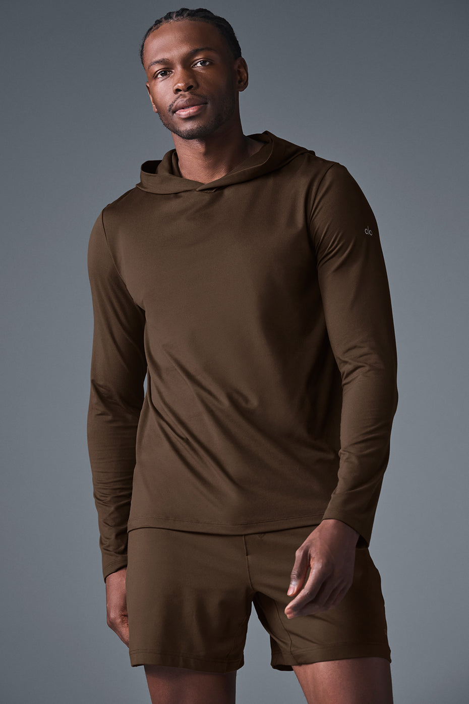 Alo Yoga  Men's Conquer Reform Long Sleeve With Hood  -  Espresso
