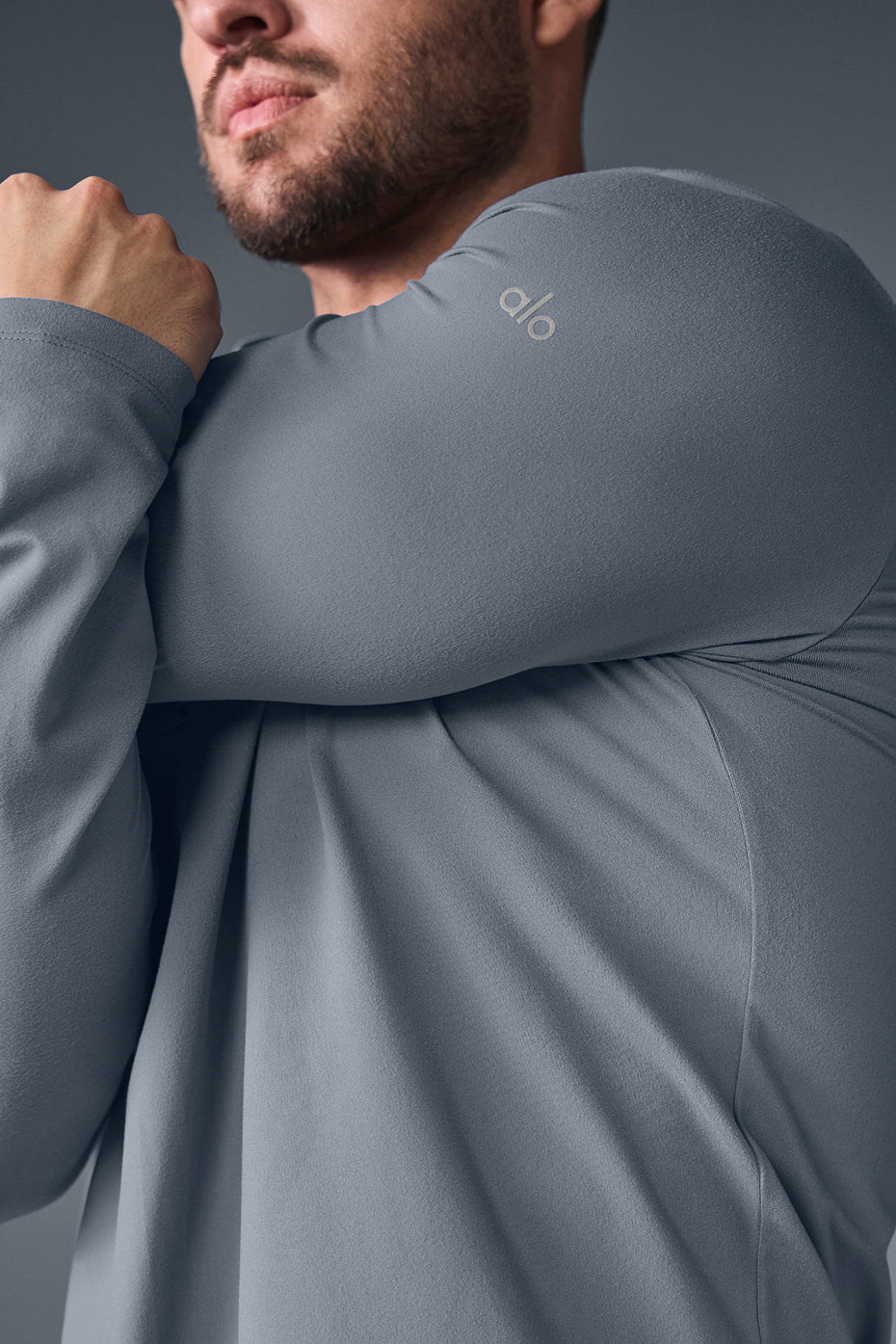 Alo Yoga  Men's Conquer Reform Long Sleeve With Hood  -  Steel Grey