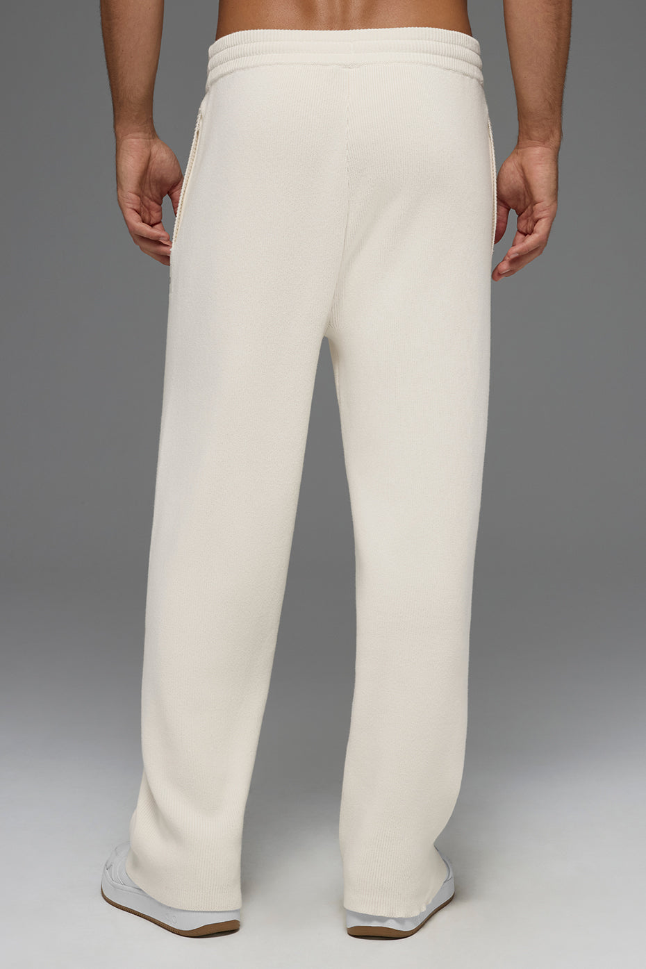 Alo Yoga Men's Scholar Straight Leg Sweatpant - Ivory – Kanadadan