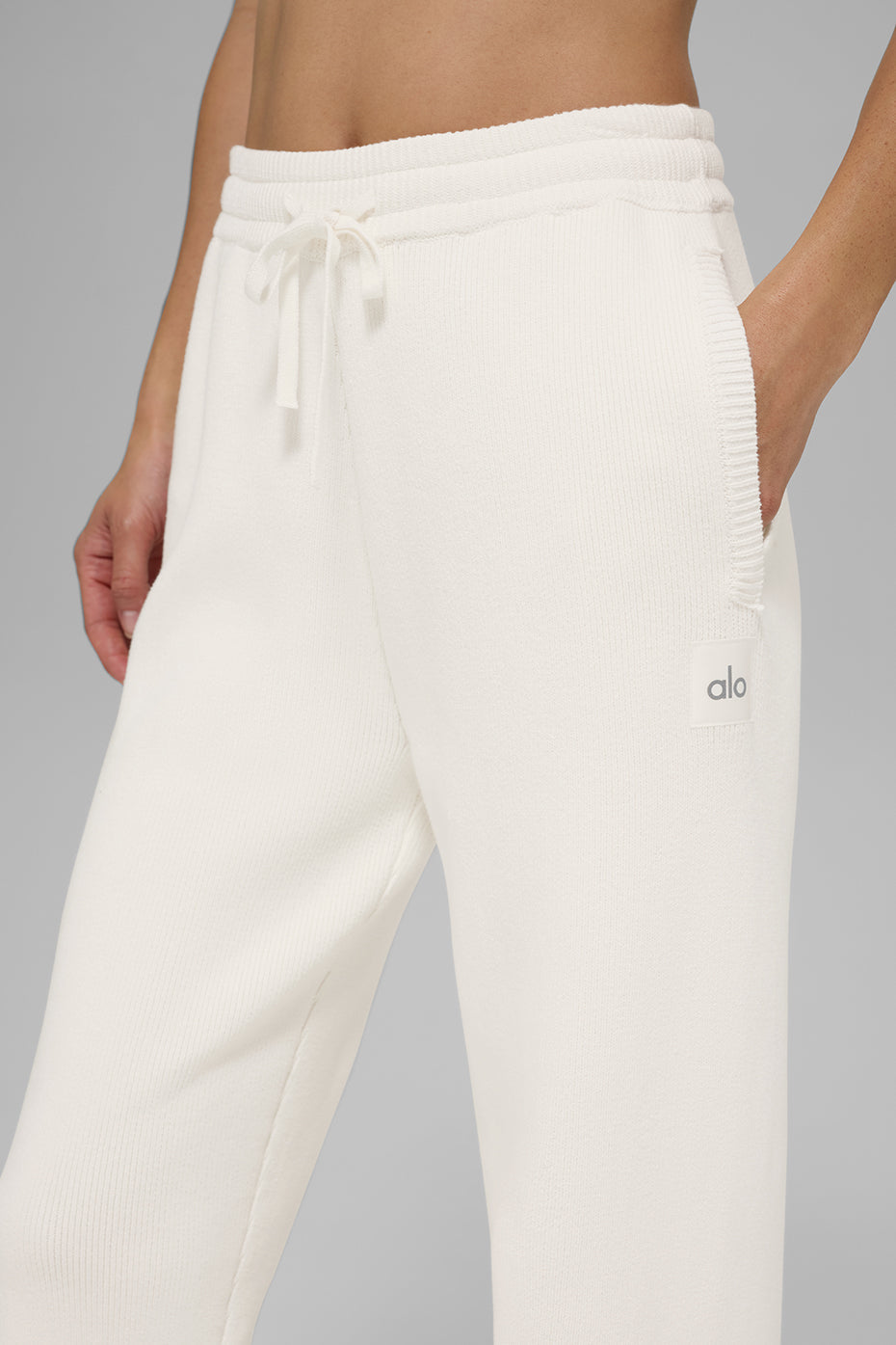 Alo Yoga Scholar Straight Leg Sweatpant - Ivory – Kanadadan Kapına