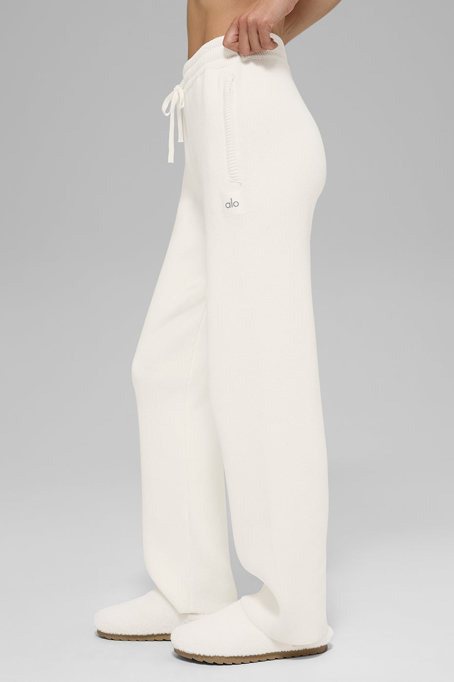 Alo Yoga Streetside Sweatpant unisex 完売品 Alo Yoga Scholar Straight Leg Sweatpant - Ivory – Kanadadan Kapına