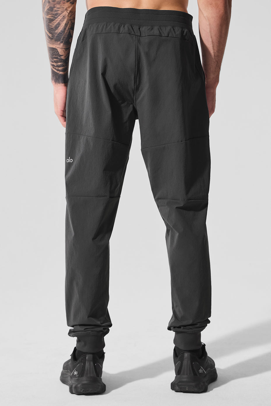 Alo Yoga Men's Co-Op Pant (Long)  -  Anthracite