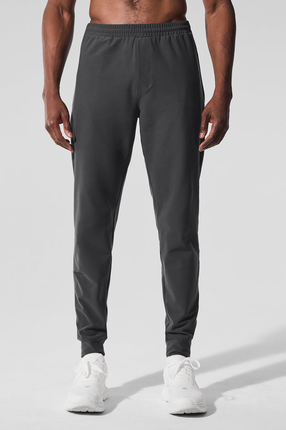 Alo Yoga Men's Conquer Max Performance Jogger  -  Anthracite