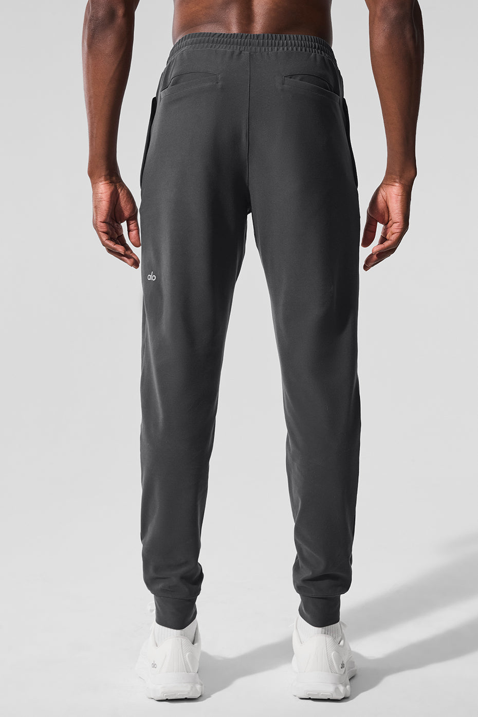 Alo Yoga Men's Conquer Max Performance Jogger  -  Anthracite