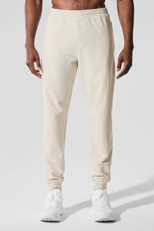 Alo Yoga Men's Conquer Max Performance Jogger  -  Bone