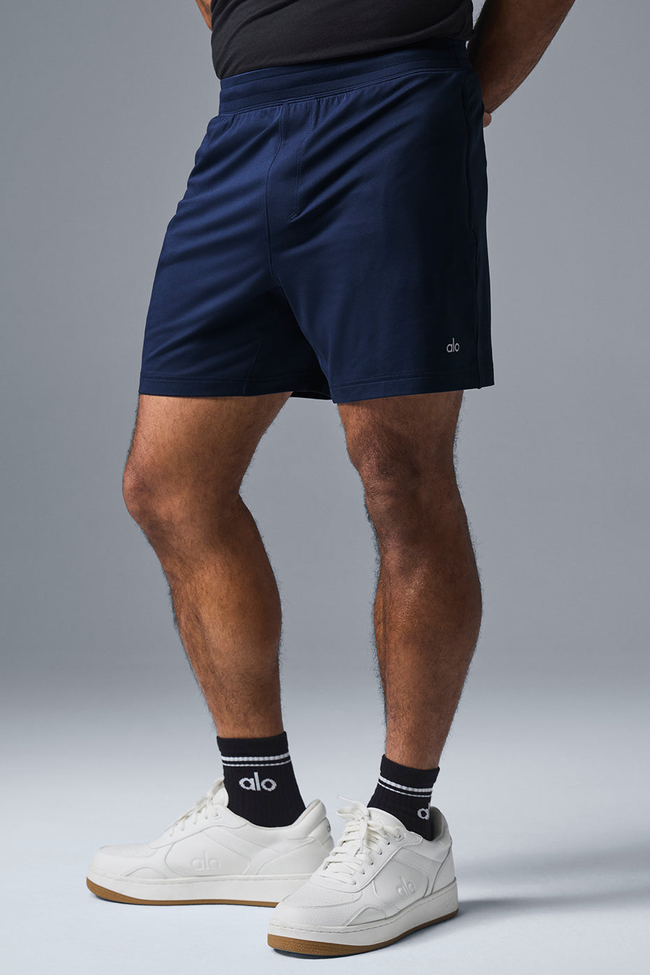 Alo Yoga Men's 7" Conquer React Performance Short Navy