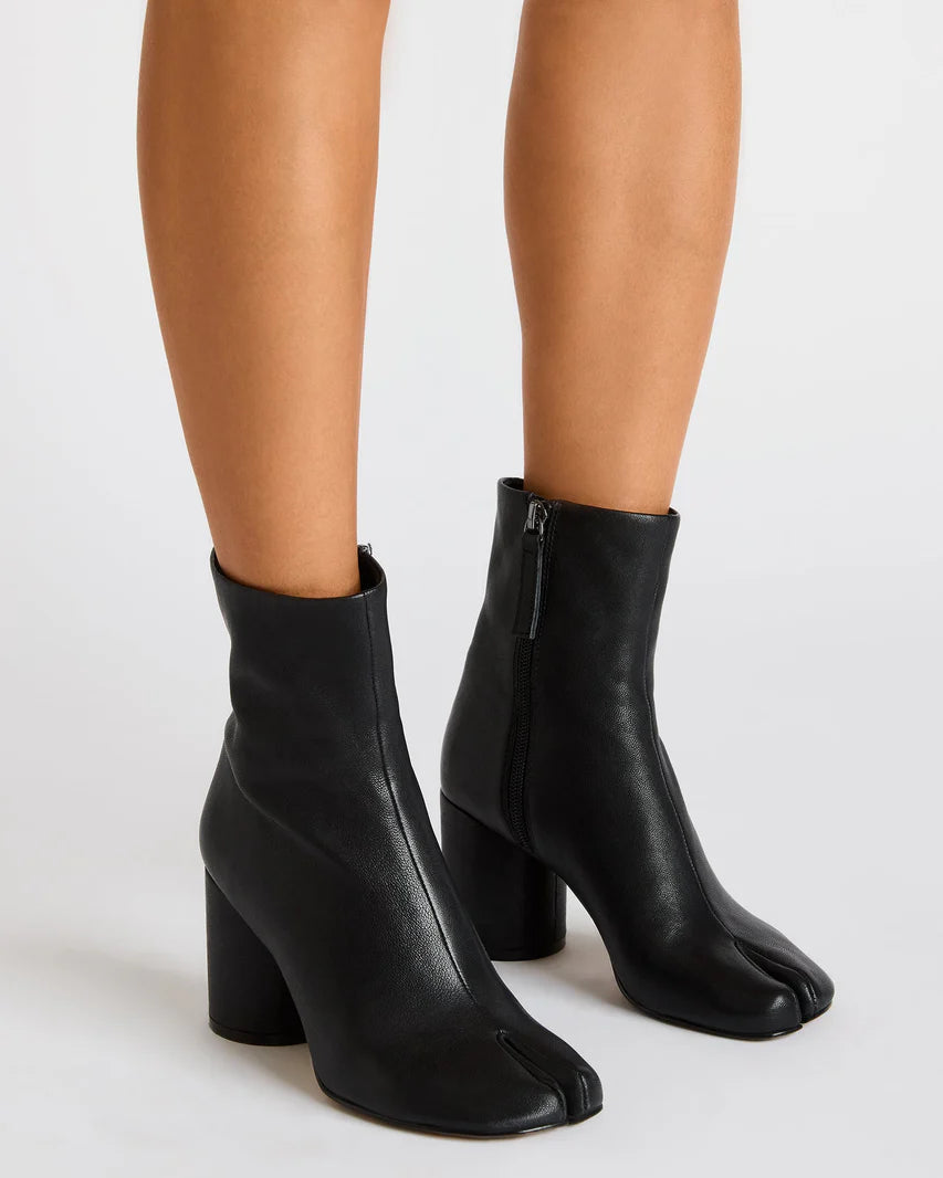 Steve Madden Caro Black Leather